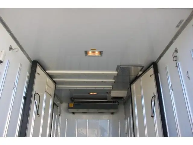 いすゞ エルフ 小型 冷凍冷蔵 低温 2室の中古トラック画像6
