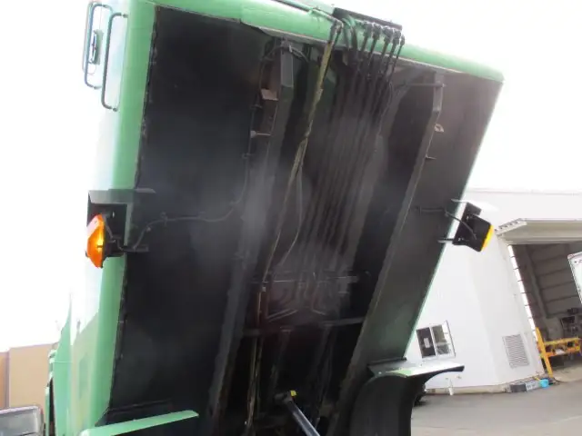 いすゞ フォワード 中型/増トン パッカー車 巻き込み式 回転ダンプ式の中古トラック画像16
