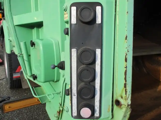 いすゞ フォワード 中型/増トン パッカー車 巻き込み式 回転ダンプ式の中古トラック画像9