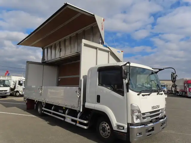 いすゞ フォワード 中型/増トン ウイング エアサス ベッドの中古トラック画像3