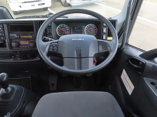 いすゞ フォワード 中型/増トン ウイング エアサス ベッドの中古トラック画像13