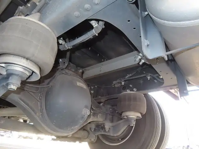 いすゞ フォワード 中型/増トン ウイング エアサス ベッドの中古トラック画像18