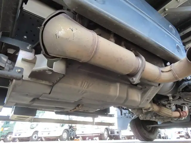 いすゞ フォワード 中型/増トン ウイング エアサス ベッドの中古トラック画像16