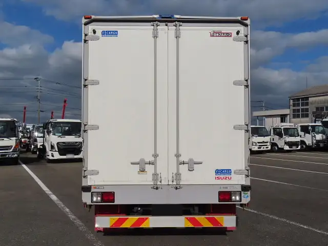 いすゞ フォワード 中型/増トン ウイング エアサス ベッドの中古トラック画像5