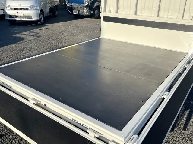 トヨタ ダイナ 小型 平ボディ Wキャブ 2RG-XZU605の中古トラック画像8