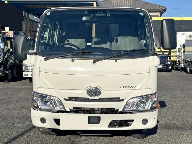 トヨタ ダイナ 小型 平ボディ Wキャブ 2RG-XZU605の中古トラック画像2