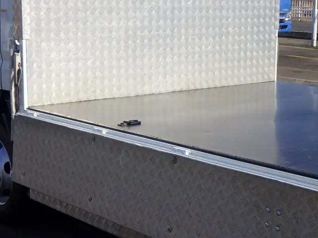 三菱 キャンター 小型 平ボディ 床鉄板 カスタムの中古トラック画像7