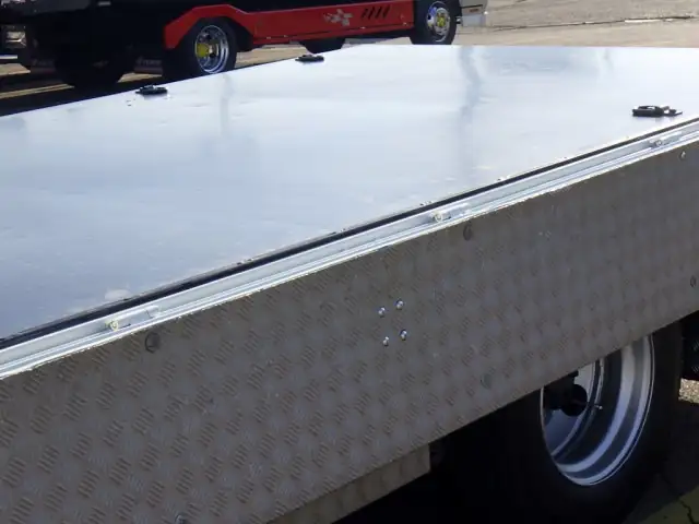 三菱 キャンター 小型 平ボディ 床鉄板 カスタムの中古トラック画像8