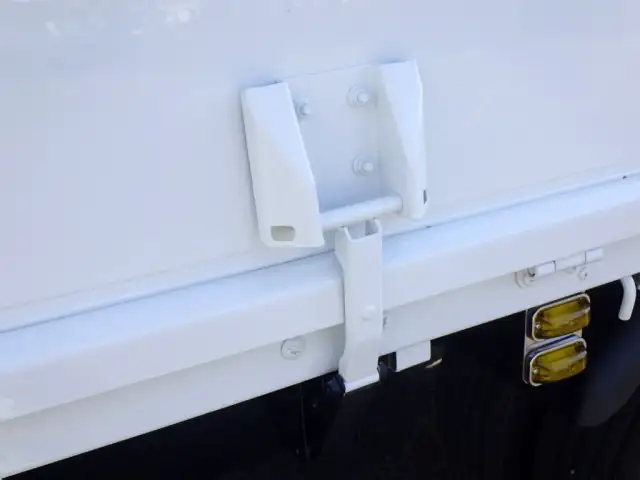 三菱 キャンター 小型 平ボディ 床鉄板 カスタムの中古トラック画像10