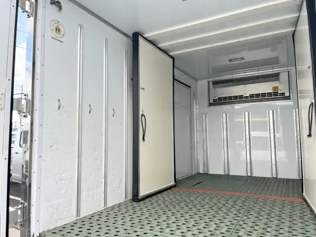 日野 デュトロ 小型 冷凍冷蔵 低温 2室の中古トラック画像7