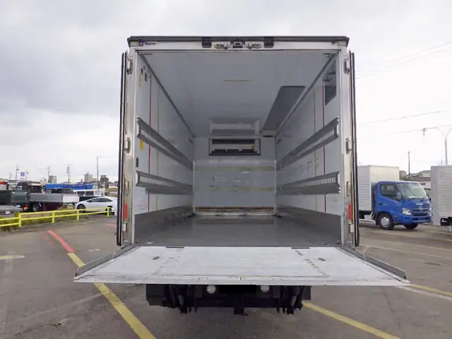 いすゞ フォワード 中型/増トン 冷凍冷蔵 低温 パワーゲートの中古トラック画像5