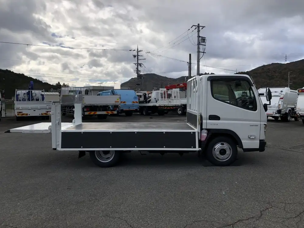 三菱 キャンター 小型 平ボディ パワーゲート 2RG-FBA20の中古トラック画像4