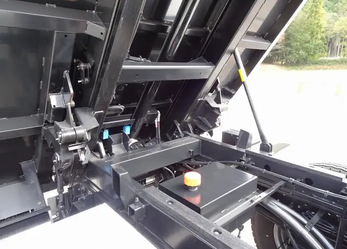 三菱 ファイター 中型/増トン ダンプ ローダー 2KG-FK72Fの中古トラック画像16