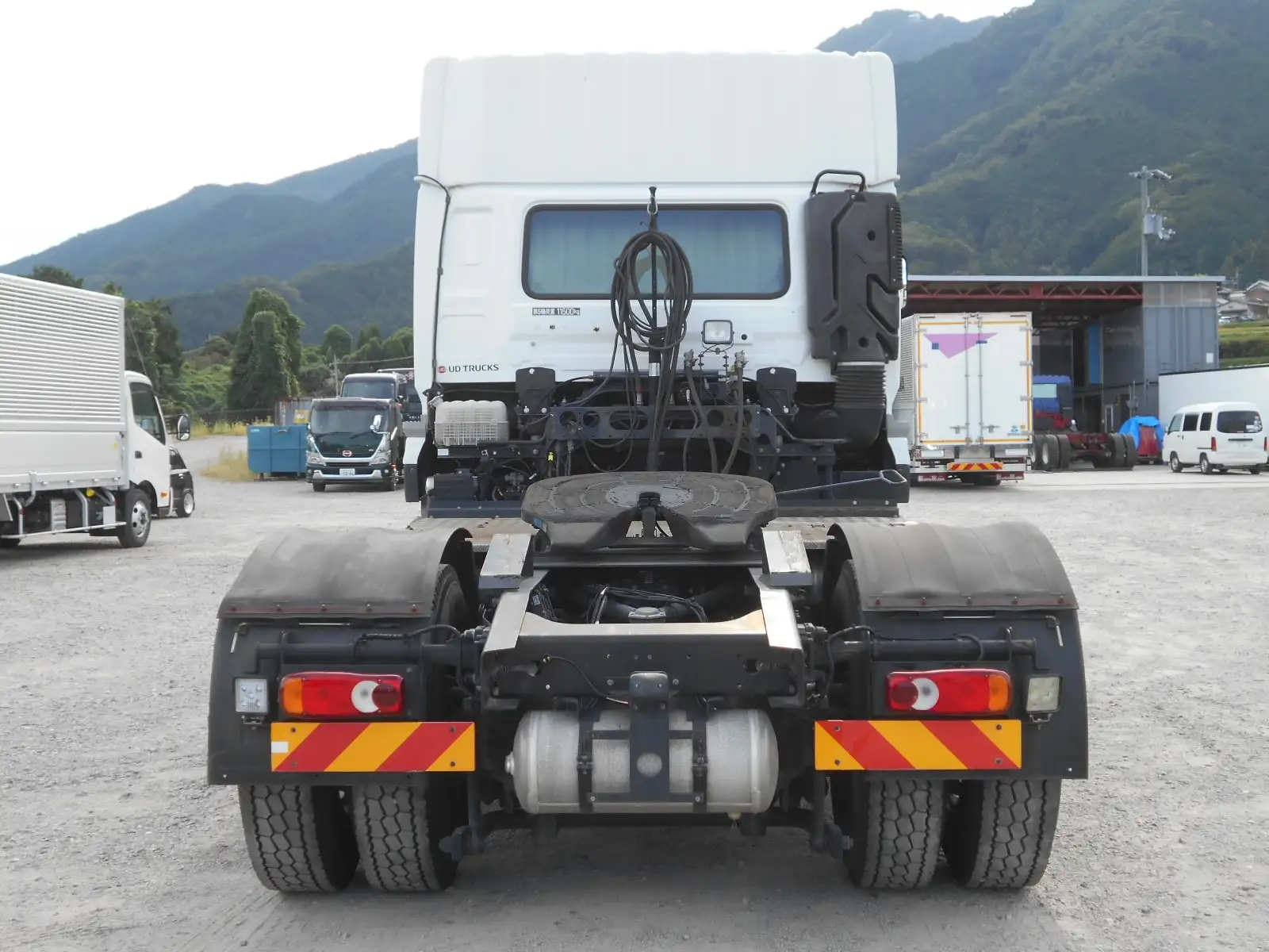 日産UD クオン 大型 トラクター ハイルーフ エアサスの中古トラック画像4