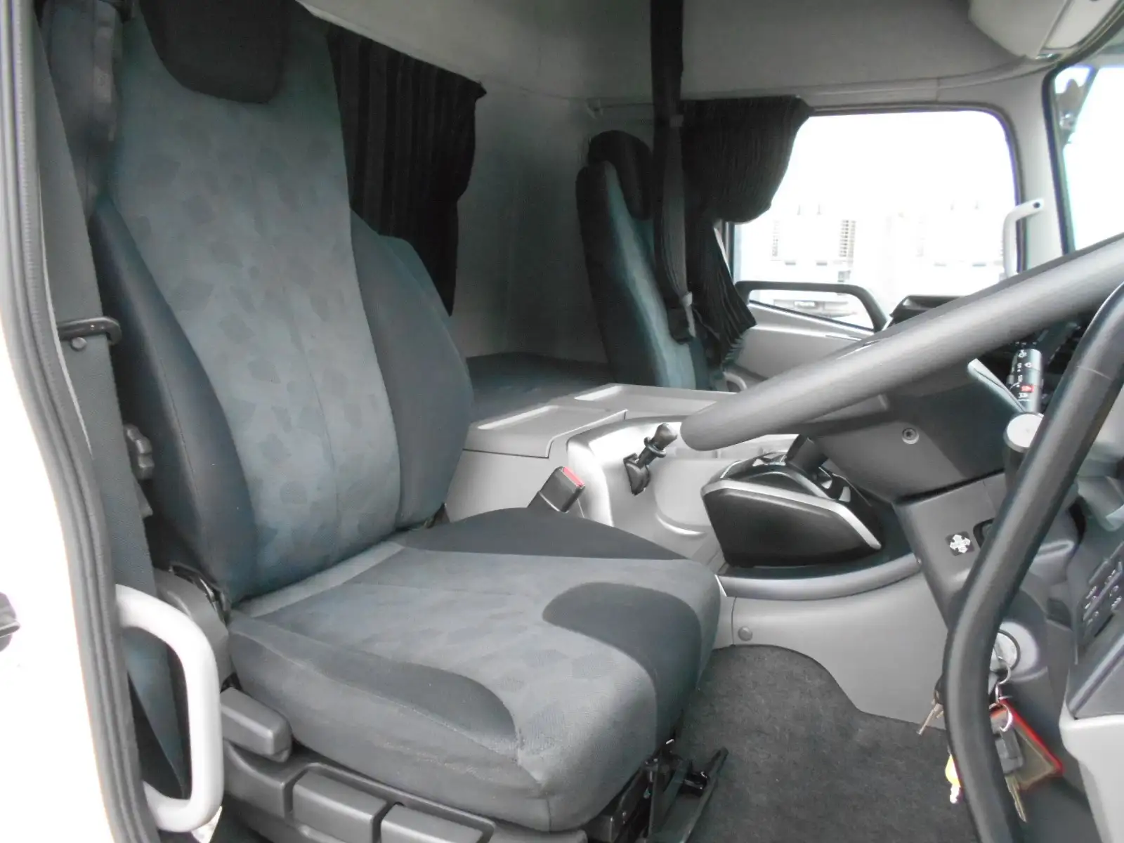 日産UD クオン 大型 トラクター ハイルーフ エアサスの中古トラック画像11