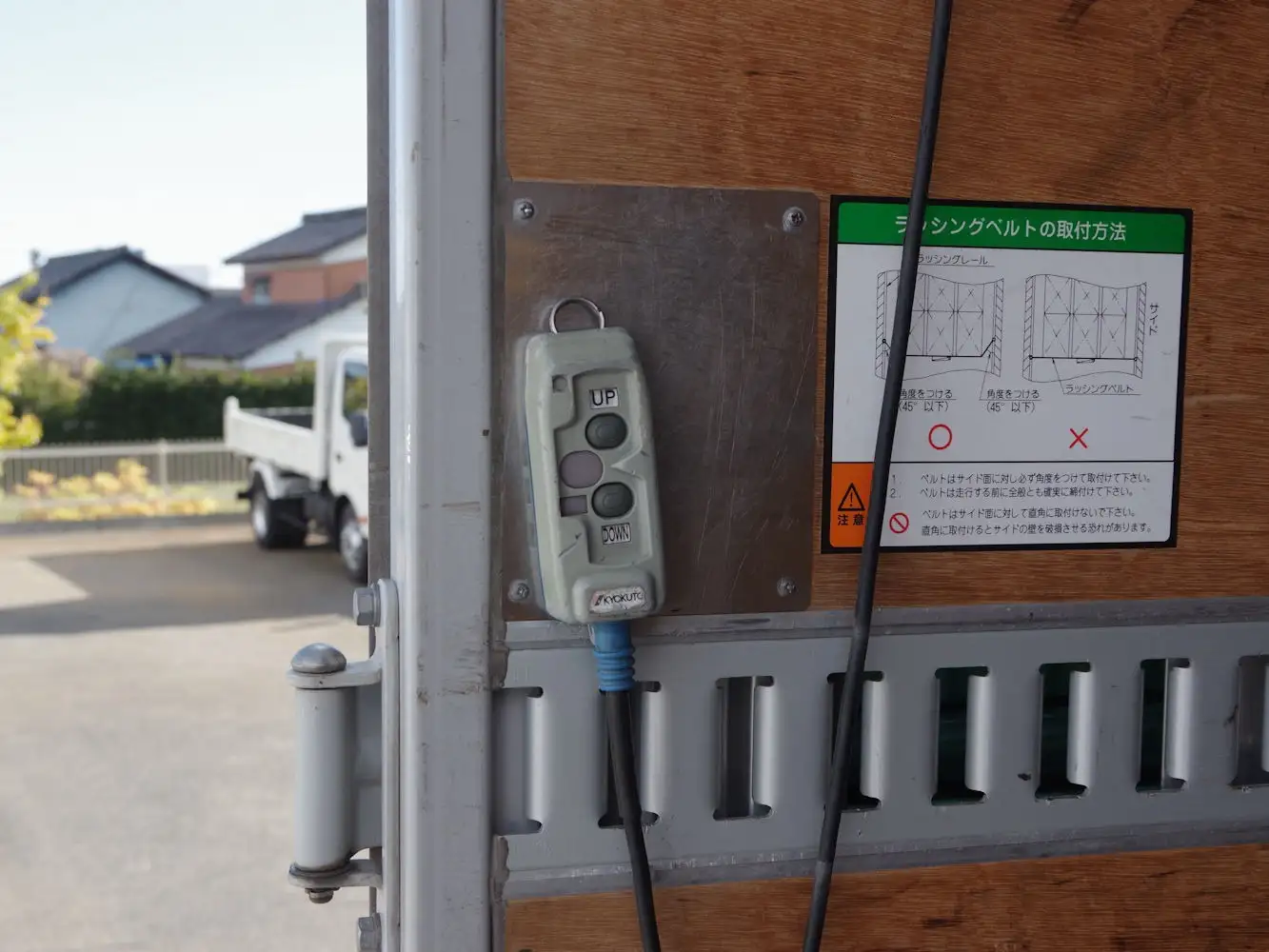 日野 レンジャー 中型/増トン アルミバン パワーゲート サイドドアの中古トラック画像10