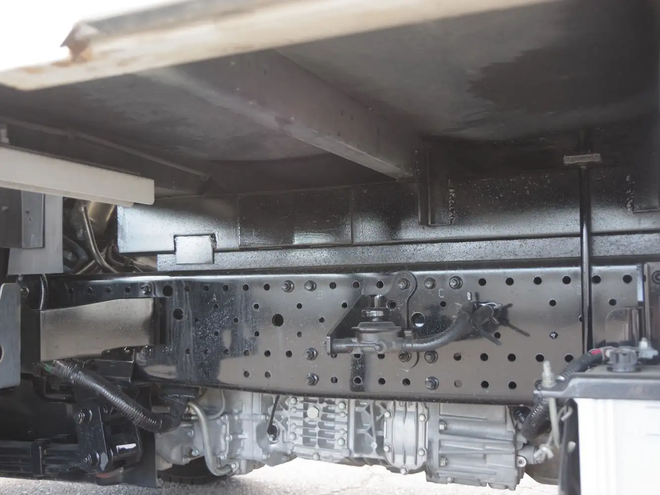 いすゞ エルフ 小型 アルミバン サイドドア 3枚観音の中古トラック画像16