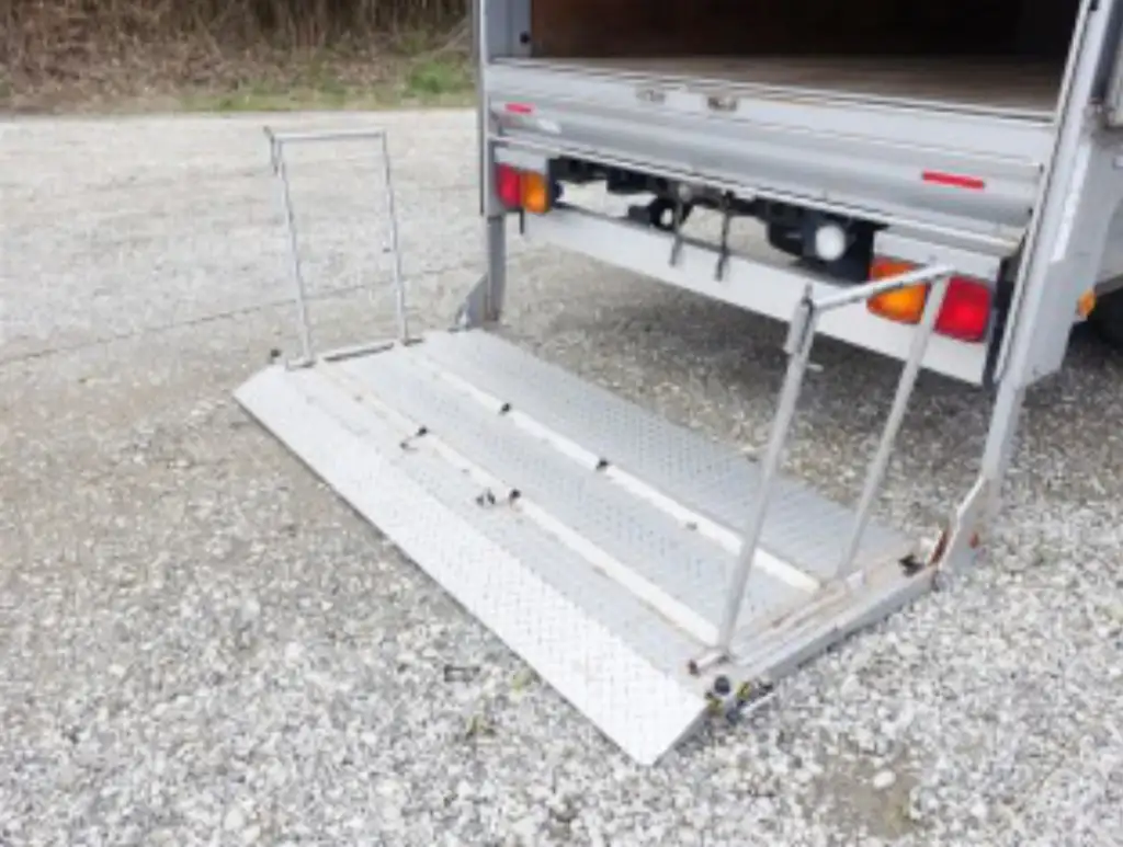 日産UD コンドル 中型/増トン アルミバン パワーゲート サイドドアの中古トラック画像8