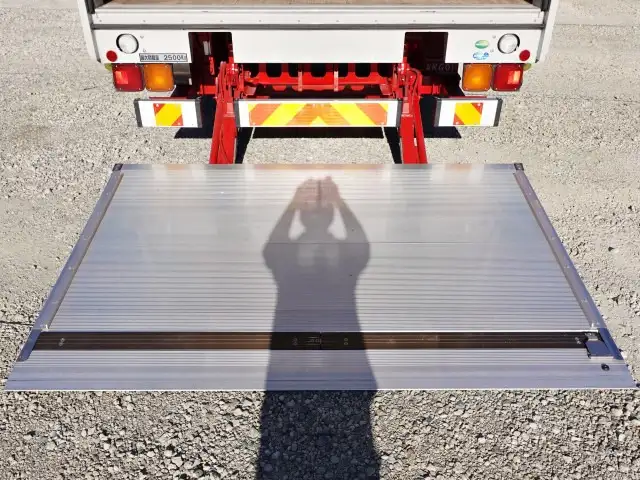 いすゞ フォワード 中型/増トン ウイング パワーゲート ベッドの中古トラック画像9