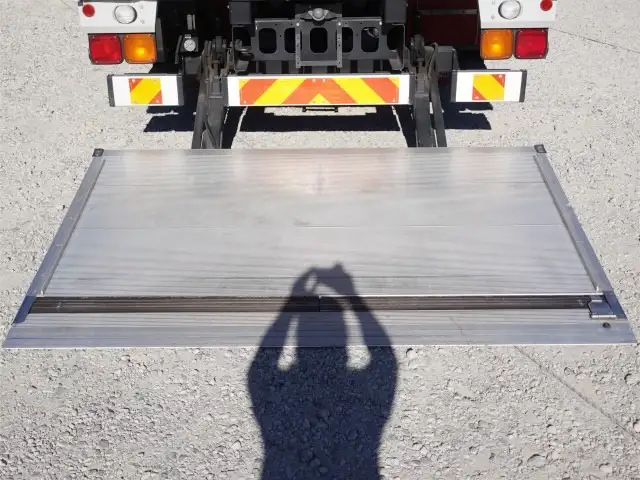 いすゞ フォワード 中型/増トン アルミバン パワーゲート 2PG-FRR90S2の中古トラック画像9