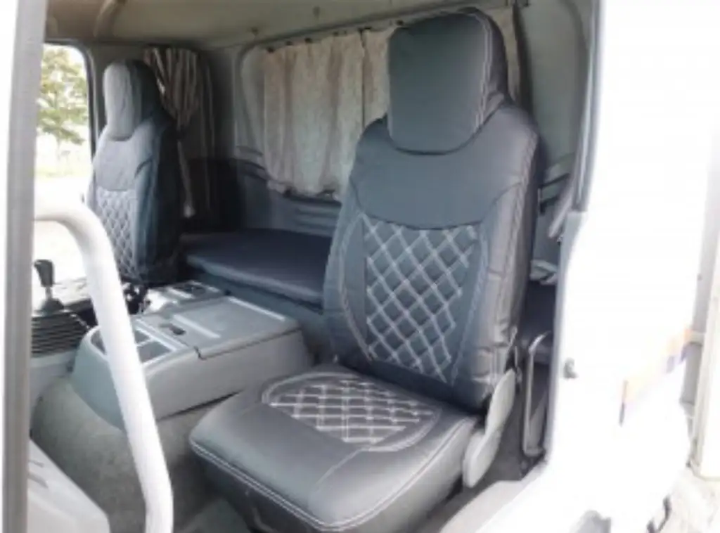 いすゞ フォワード 中型/増トン ウイング エアサス ベッドの中古トラック画像6