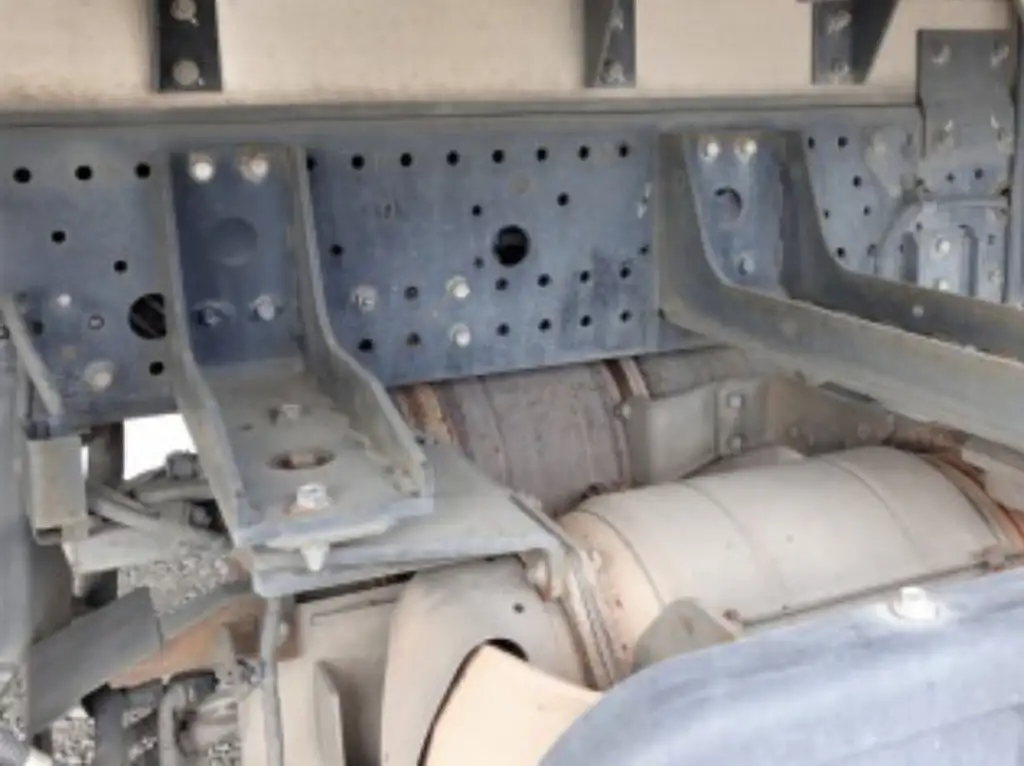 いすゞ フォワード 中型/増トン ウイング エアサス ベッドの中古トラック画像16