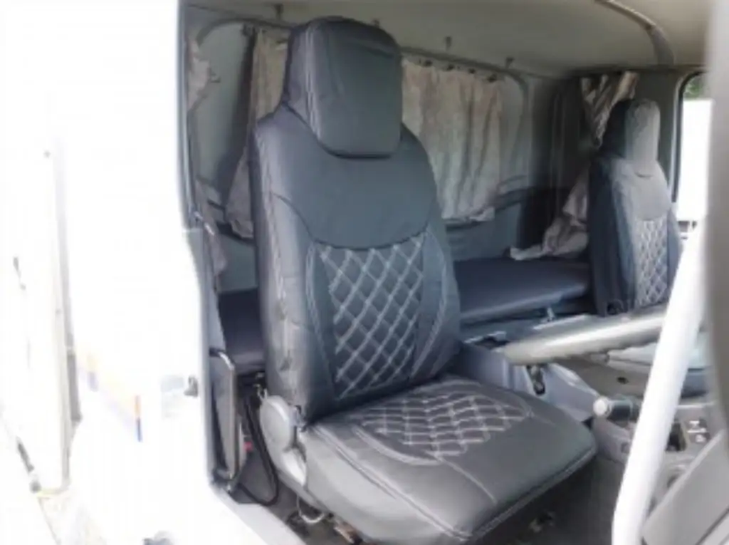 いすゞ フォワード 中型/増トン ウイング エアサス ベッドの中古トラック画像7