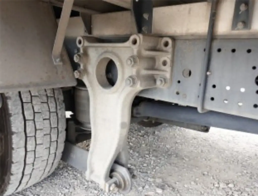 いすゞ フォワード 中型/増トン ウイング エアサス ベッドの中古トラック画像像17