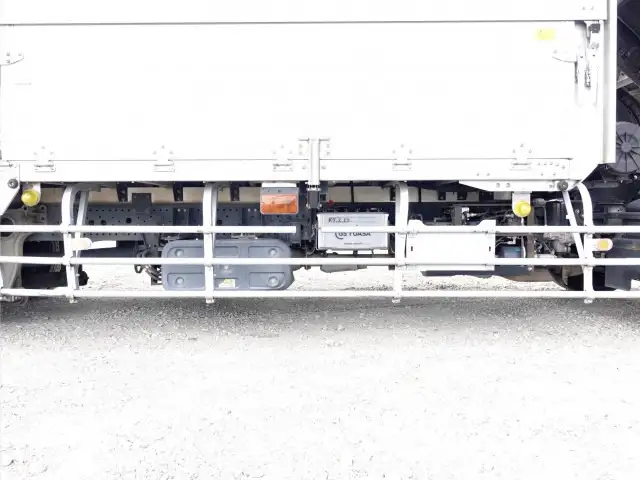 いすゞ フォワード 中型/増トン ウイング エアサス ベッドの中古トラック画像13