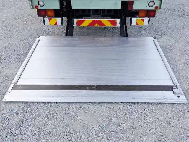 いすゞ フォワード 中型/増トン ウイング パワーゲート エアサスの中古トラック画像8