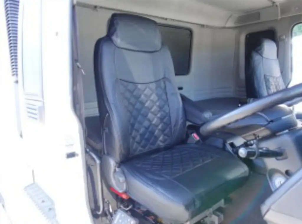 いすゞ ギガ 大型 冷凍冷蔵 低温 パワーゲートの中古トラック画像9