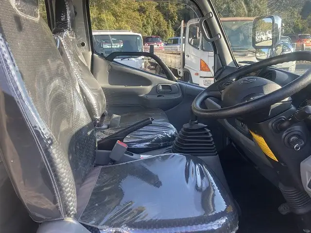 日野 デュトロ 小型 平ボディ Wキャブ 2RG-XZU605Mの中古トラック画像10