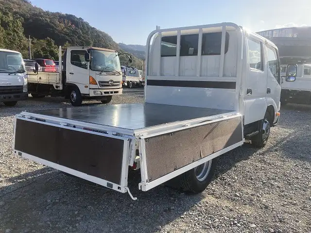 日野 デュトロ 小型 平ボディ Wキャブ 2RG-XZU605Mの中古トラック画像7