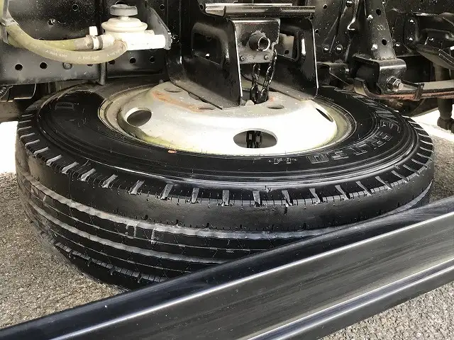 いすゞ エルフ 小型 平ボディ TRG-NPR85AR H27の中古トラック画像16