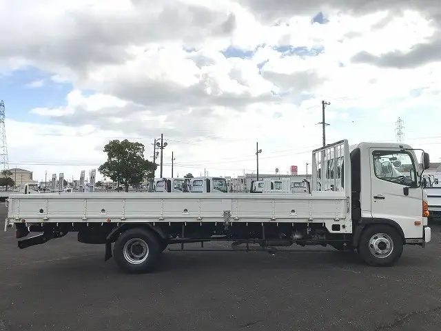日野 レンジャー 中型/増トン 平ボディ TKG-FC9JKAP H26の中古トラック画像3