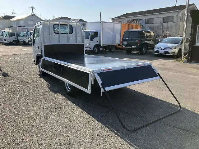 マツダ タイタン 小型 平ボディ 床鉄板 TRG-LJR85Aの中古トラック画像9