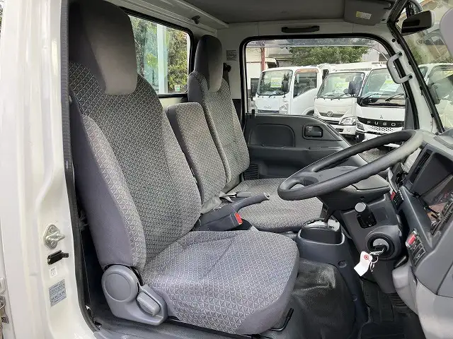 いすゞ エルフ 小型 平ボディ 2RG-NHR88A R2の中古トラック画像10