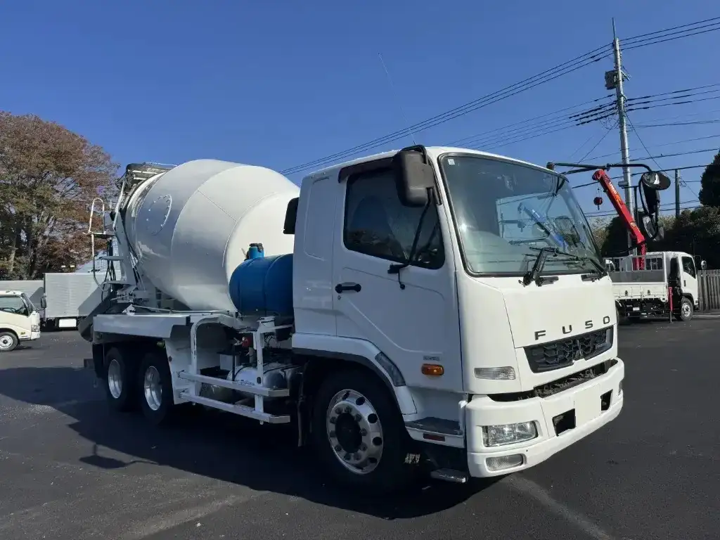 三菱 ファイター 中型/増トン ミキサー・ポンプ ベッド QDG-FQ62Fの中古トラック画像2