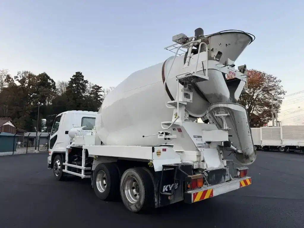 三菱 ファイター 中型/増トン ミキサー・ポンプ ベッド QDG-FQ62Fの中古トラック画像4