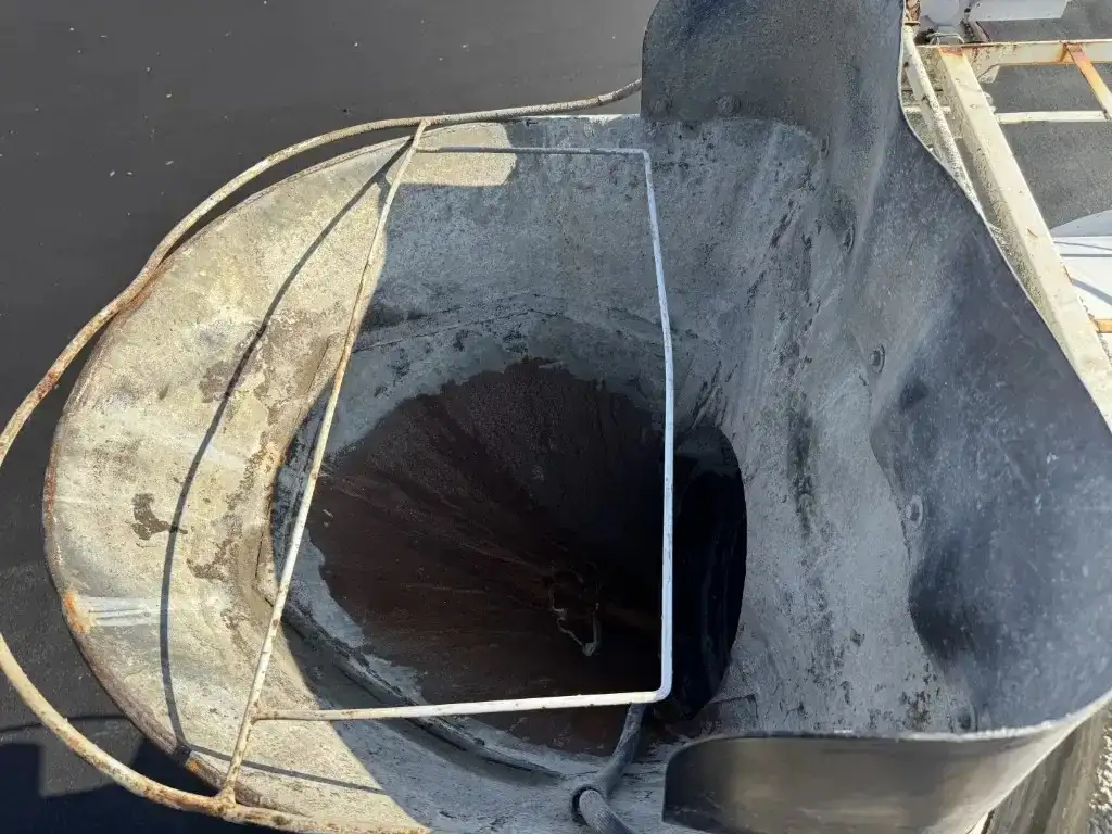 三菱 ファイター 中型/増トン ミキサー・ポンプ ベッド QDG-FQ62Fの中古トラック画像8