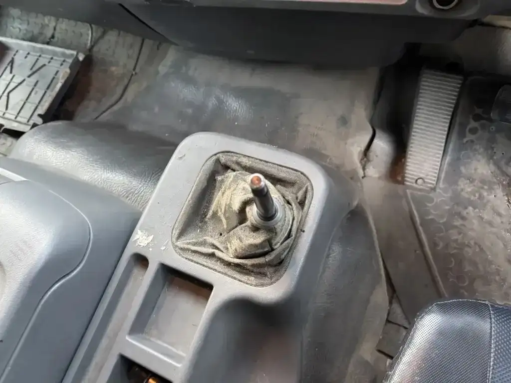 三菱 ファイター 中型/増トン ミキサー・ポンプ ベッド QDG-FQ62Fの中古トラック画像16