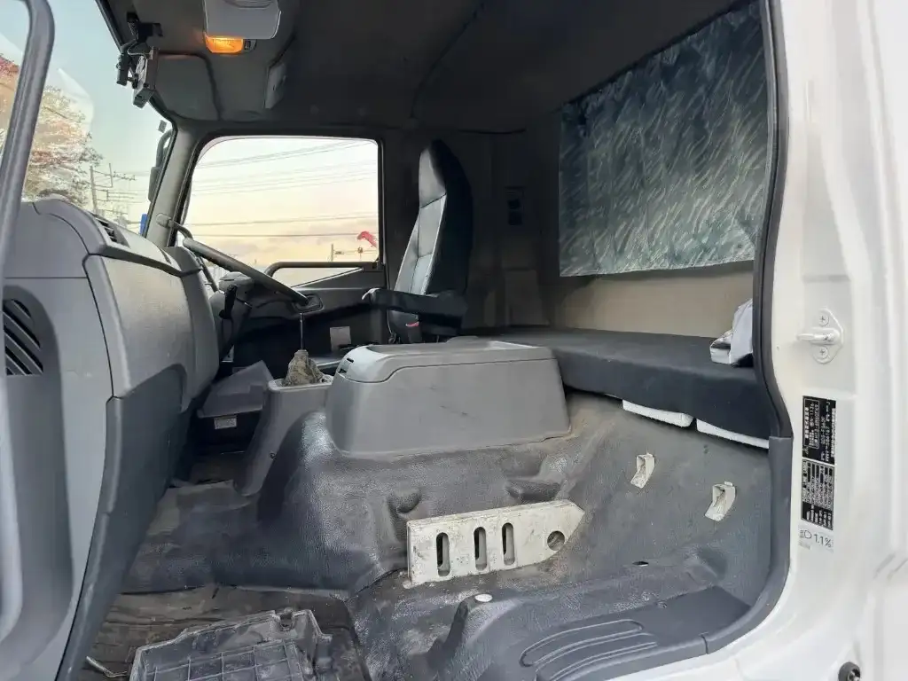 三菱 ファイター 中型/増トン ミキサー・ポンプ ベッド QDG-FQ62Fの中古トラック画像12