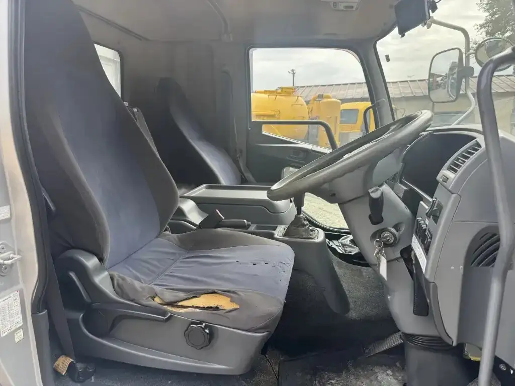 三菱 ファイター 中型/増トン 平ボディ アルミブロック ベッドの中古トラック画像11