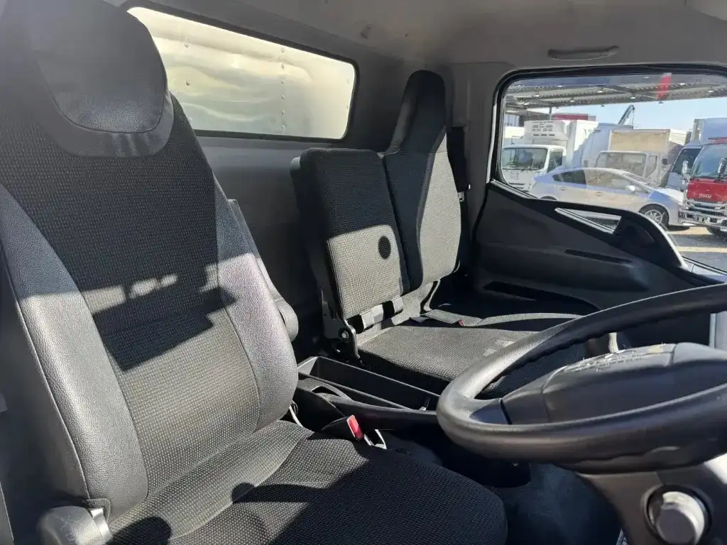 三菱 キャンター 小型 アルミバン サイドドア 2PG-FEB50の中古トラック画像11