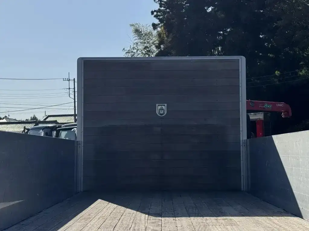 いすゞ フォワード 中型/増トン 平ボディ アルミブロック ベッドの中古トラック画像6