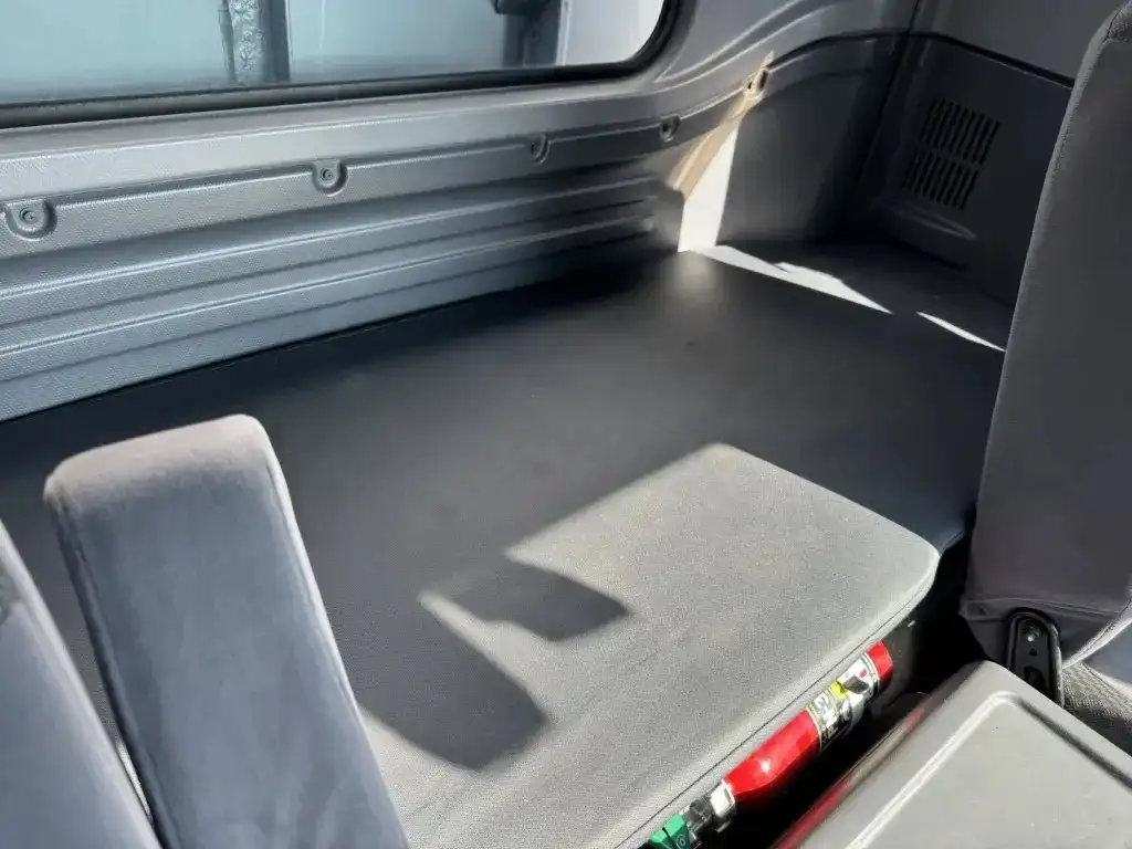 いすゞ フォワード 中型/増トン 平ボディ アルミブロック ベッドの中古トラック画像12