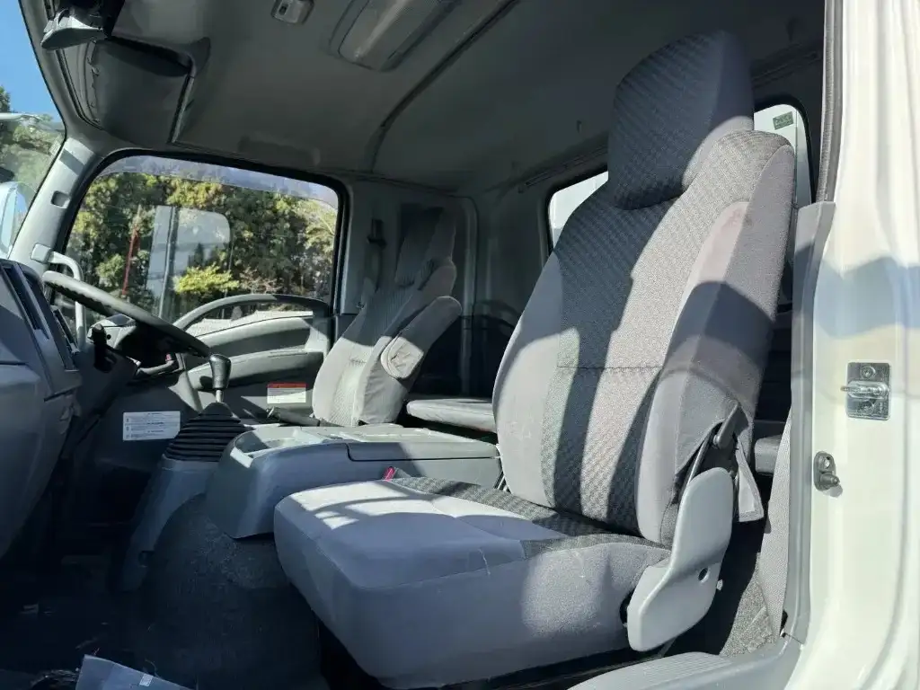 いすゞ フォワード 中型/増トン 平ボディ アルミブロック ベッドの中古トラック画像11