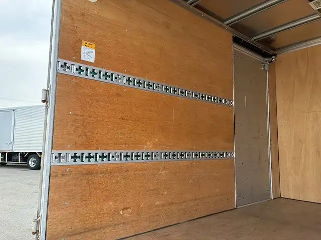 三菱 キャンター 小型 アルミバン サイドドア 2RG-FBA20の中古トラック画像9