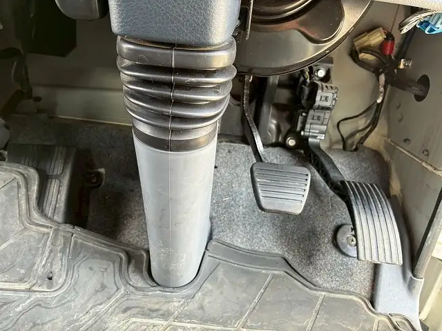 三菱 キャンター 小型 平ボディ Wキャブ TPG-FBA00の中古トラック画像15