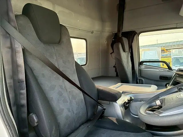 日産UD クオン 大型 トラクター ハイルーフ 1デフの中古トラック画像11